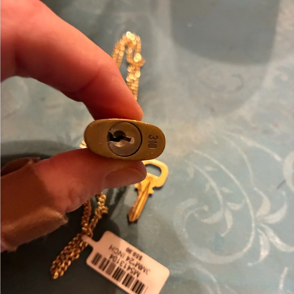 Brass Gold Tone Louis Vuitton Padlock & Key 319 w New Gold Tone Unbranded Chain - Picture 4 of 5
